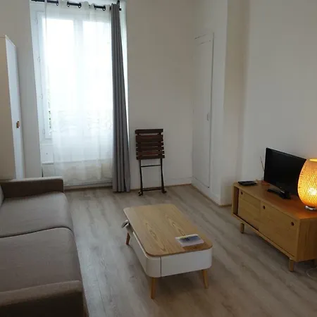 Charmant Studio Refait A Neuf Ideal Pour Une Ou Deux Personnes