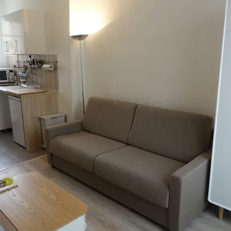 Charmant Studio Refait A Neuf Ideal Pour Une Ou Deux Personnes *
