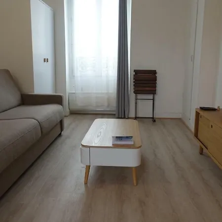 Charmant Studio Refait A Neuf Ideal Pour Une Ou Deux Personnes Apartment Paris